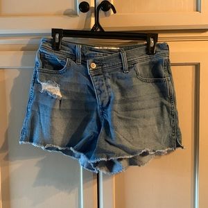 Hollister short